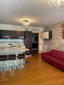 "Venetian Garden Escape" - Lagoon House