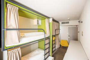 Bed in 4-Bed Mixed Dormitory Room room in Maverick Hotel & Student Lodge