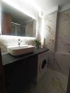 DOWN TOWN Luxurious Apartments 7