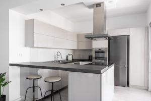 Alimos 2BR Apartment with Splendid Sea View by UPSTREET