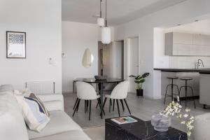 Alimos 2BR Apartment with Splendid Sea View by UPSTREET