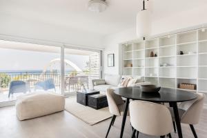 Alimos 2BR Apartment with Splendid Sea View by UPSTREET