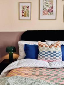 Practical 2 Bedroom House Perfect for Contractors in Grimsby by PureStay - 7 night min!