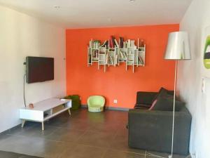 Villas Available for ten people, pool and parking included : photos des chambres