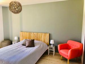Villas Available for ten people, pool and parking included : Villa
