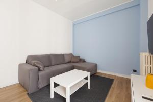 Corso Lodi Modern Apartment with Balcony