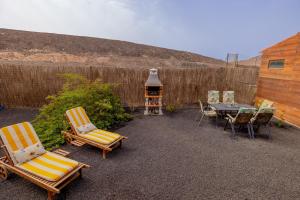 Casa Amaya - Spacious House with Pool, Large Garden, BBQ, 2 Terraces, and Ideal Location