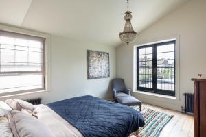 Veeve - An Airy Abode