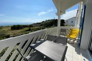Location de vacances avec mezzanine Les Terrasses vue sublime sur l'océan, la plage à pied, classé 3 étoiles, pour 2 à 5 personnes La Cotinière, St Pierre d'Oléron, Ile d'Oléron Charente maritime - 奥雷龙圣皮耶尔