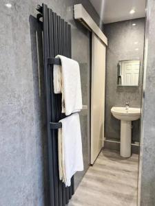 Comfortable stay at our 3BR flat near the city