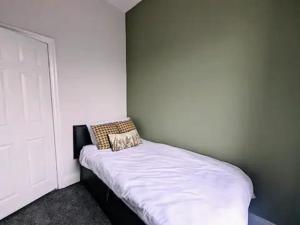 Comfortable stay at our 3BR flat near the city