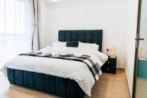 Riverside lux 2bedroom with Skyline views