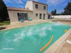 Villa moderne avec piscine - Monteux