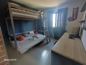 Villas Villa moderne avec piscine : photos des chambres