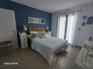 Villas Villa moderne avec piscine : photos des chambres