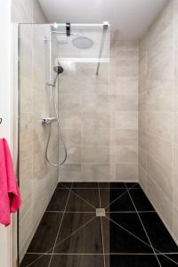 Villa ELISA Piscine Intérieure partagée chauffée à 29 degrés à 100m de la plage