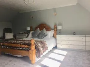 Thornleigh House - Upton