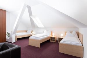 Superior Triple Room room in SISI Pension