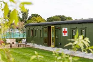 Beautifully Restored WW2 Carriage - Sleeps 6 - Sidlesham