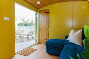 Beautifully Restored WW2 Carriage - Sleeps 6