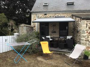 Maisons de vacances Maison en pierre a la campagne proche de la mer : photos des chambres