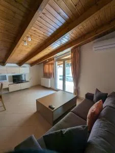 Samaras Apartments in Kamena Vourla - 卡梅纳维洛拉