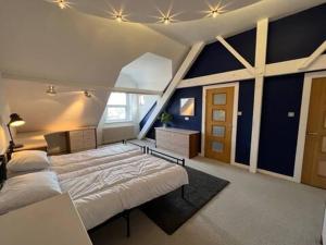 Very spacious 2 BDRM flat