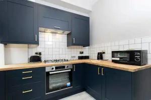 The Stone House - Spacious, Central, Modern