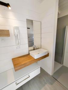 Maisons de vacances Wooden house Maison Les Terrasses, a blend of authenticity and refinement : photos des chambres