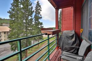 Giant steps 13 - Ski In Ski Out