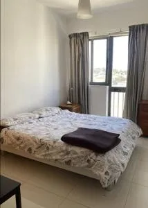 Bright Room Shared Bath Balcony For Woman Only - Is-Swieqi