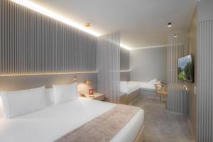 Family Room (2 Adults + 2 Child) room in Carlemany Girona