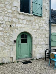 Sejours chez l'habitant Chateau de la Thibaudiere - Studio de Madame de Savary : photos des chambres