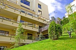 With a view Residence 2 - Two Bedroom Deluxe Apartament with Terrace and City View