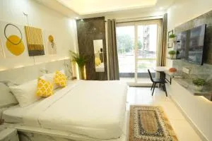 The Empire Corporate Studio Hotel Sector 43 ,Golf Course Road , One Horizon Center - Gurgaon