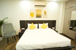 The Empire Corporate Studio Hotel Sector 43 ,Golf Course Road , One Horizon Center