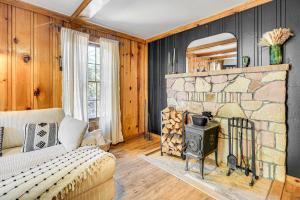 Hike, Ski and Fish Charming Cabin in Twain Harte!