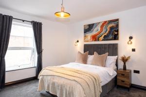 Midnight Manor-High Speed Wi-Fi-Cinema Room-Sleeps6