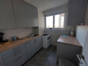 FLAT with TOUR EIFFEL view and Montmartre