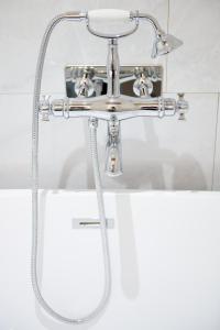 B&B / Chambres d'hotes Le repaire Lagardere : photos des chambres