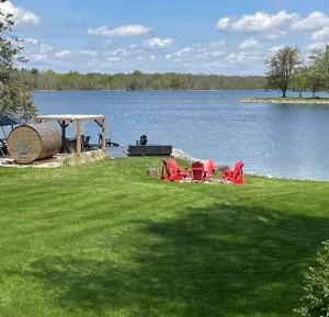 St Lawrence Waterfront Home - Long Sault