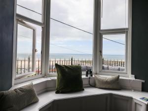 Tonnau Yr Oleu or Waves of Light