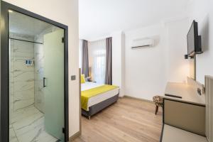 Double Room room in Lemon Hotel