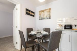 Lovely 2 Bedroom Home in York