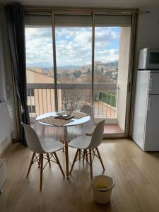 Appartements Superbe T 1 Greoux les Bains : photos des chambres