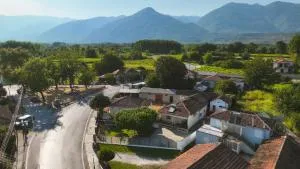 Roots House Pozar - Khrísa