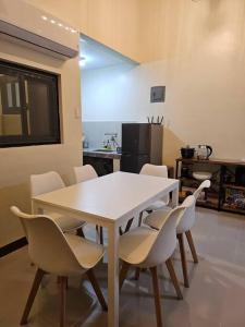 Joenice Lipa Staycation