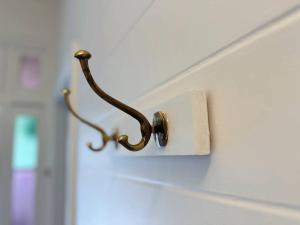 Popular Central Location King Bed The Repose