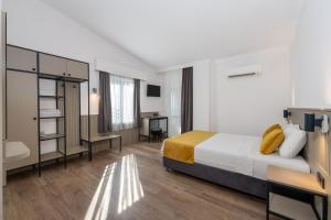 Family Room room in Lemon Hotel