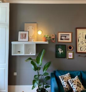 Central location with balcony & equipped kitchen